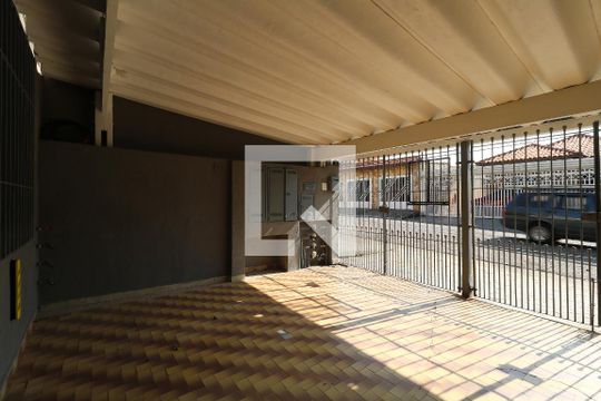 Garagem de casa para alugar com 2 quartos, 94m² em Santa Maria, Santo André
