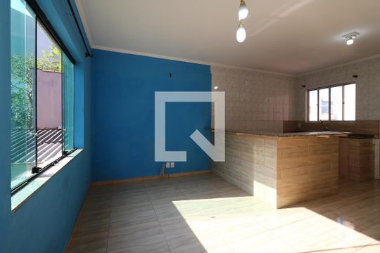 Casa para alugar com 2 quartos, 94m² em Santa Maria, Santo André