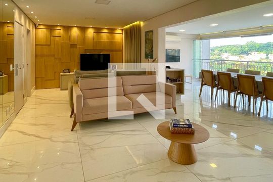 Apartamento à venda com 3 quartos, 136m² em Vila Anastácio, São Paulo