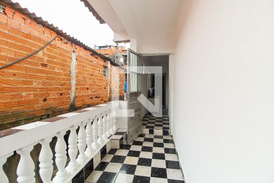 Área de Serviço de casa para alugar com 2 quartos, 100m² em Parque Guarani, São Paulo