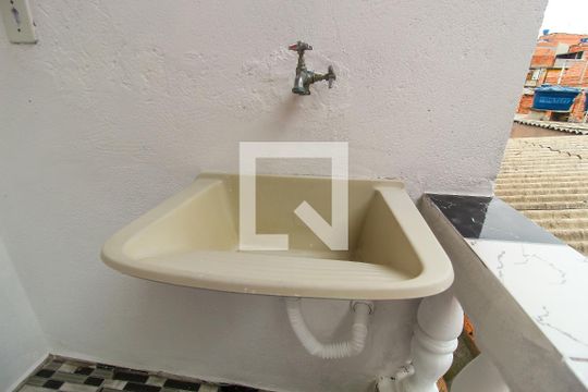 Área de Serviço de casa para alugar com 2 quartos, 100m² em Parque Guarani, São Paulo