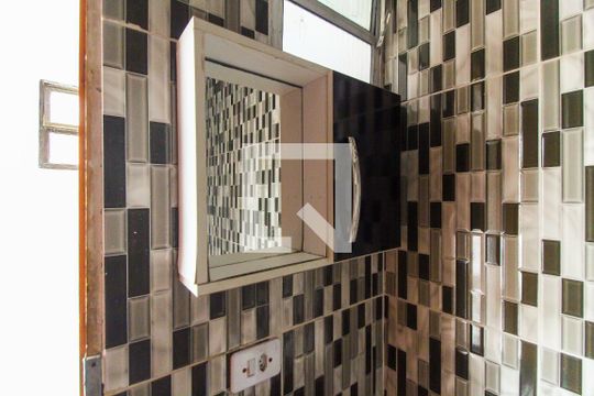 Banheiro de casa para alugar com 2 quartos, 100m² em Parque Guarani, São Paulo