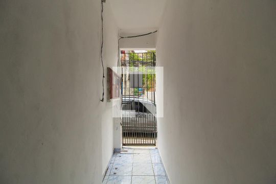 Entrada de casa para alugar com 2 quartos, 100m² em Parque Guarani, São Paulo