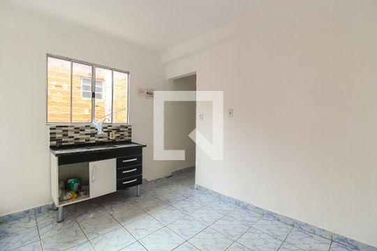Cozinha de casa para alugar com 2 quartos, 100m² em Parque Guarani, São Paulo