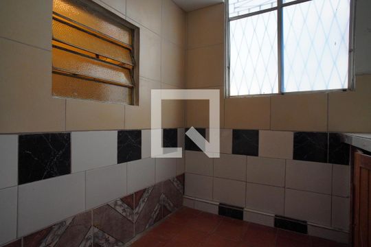 Área de Serviço de casa à venda com 4 quartos, 360m² em Jardim Itu, Porto Alegre