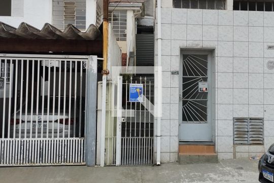 Fachada de casa para alugar com 2 quartos, 60m² em Parada Inglesa, São Paulo