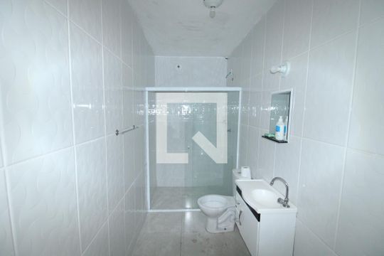 Banheiro de casa para alugar com 2 quartos, 60m² em Parada Inglesa, São Paulo