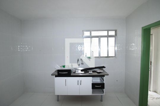 Cozinha de casa para alugar com 2 quartos, 60m² em Parada Inglesa, São Paulo