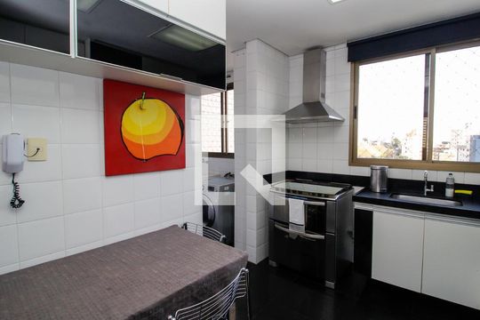 Cozinha de apartamento para alugar com 3 quartos, 256m² em Sion, Belo Horizonte