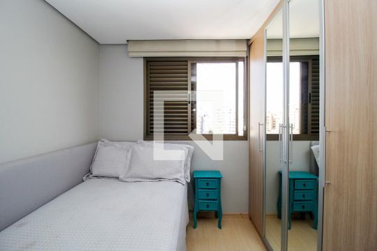 Quarto de apartamento para alugar com 3 quartos, 256m² em Sion, Belo Horizonte