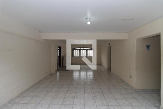 Garagem de casa à venda com 6 quartos, 680m² em Vila Santos, São Paulo