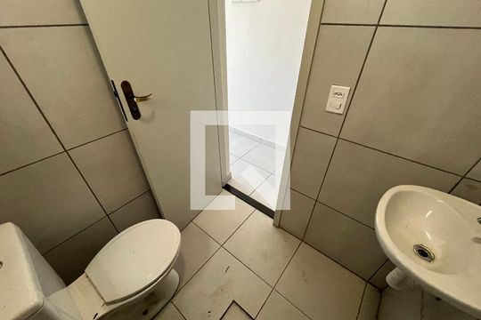 Banheiro de casa de condomínio para alugar com 1 quarto, 25m² em Vila Monte Sion, Suzano