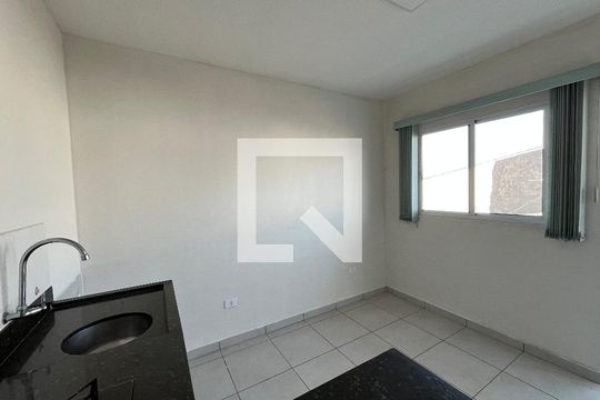 Sala/Cozinha de casa de condomínio para alugar com 1 quarto, 25m² em Vila Monte Sion, Suzano