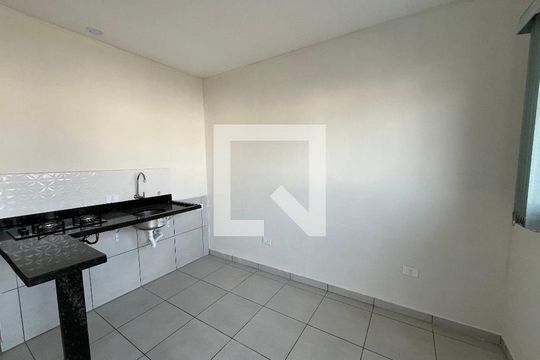 Sala/Cozinha de casa de condomínio para alugar com 1 quarto, 25m² em Vila Monte Sion, Suzano