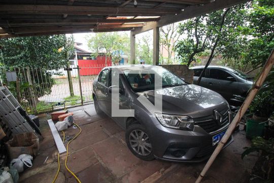 Garagem de casa à venda com 1 quarto, 52m² em Chapéu do Sol, Porto Alegre