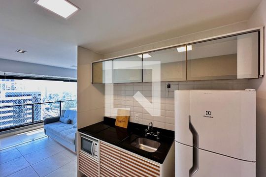 Cozinha de kitnet/studio para alugar com 0 quarto, 38m² em Campo Belo, São Paulo