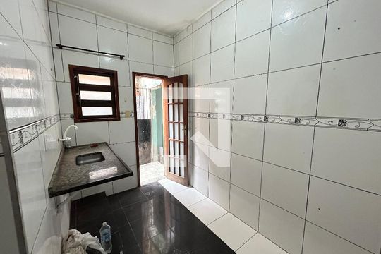 Cozinha de casa para alugar com 1 quarto, 50m² em Bento Ribeiro, Rio de Janeiro