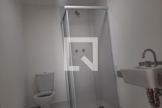 Banheiro de apartamento para alugar com 1 quarto, 29m² em Tucuruvi, São Paulo