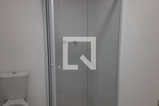 Banheiro de apartamento para alugar com 1 quarto, 29m² em Tucuruvi, São Paulo