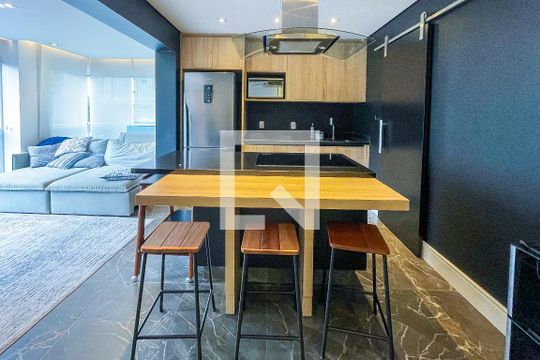 Cozinha de apartamento para alugar com 1 quarto, 57m² em Paraíso, São Paulo