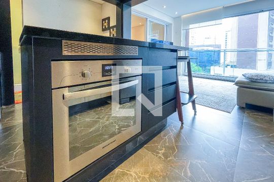 Cozinha de apartamento para alugar com 1 quarto, 57m² em Paraíso, São Paulo