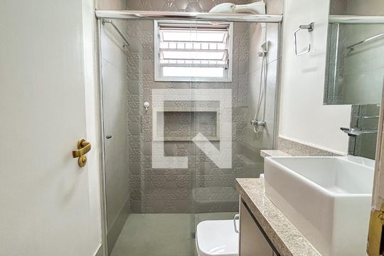 Banheiro de casa à venda com 3 quartos, 125m² em Jardim Santo Antoninho, São Paulo