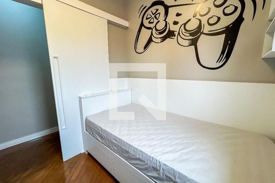Quarto de casa à venda com 3 quartos, 125m² em Jardim Santo Antoninho, São Paulo