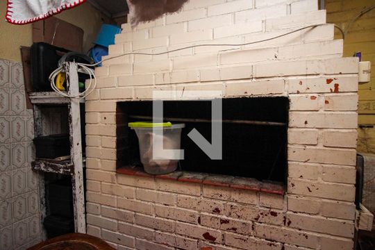 Churrasqueira de casa à venda com 3 quartos, 194m² em Partenon, Porto Alegre