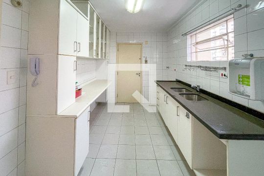 Cozinha de apartamento à venda com 2 quartos, 137m² em Vila Mariana, São Paulo