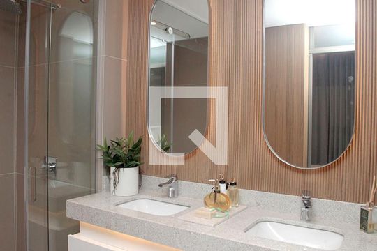 Banheiro Quarto 1 Suíte de apartamento à venda com 3 quartos, 198m² em Petrópolis, Porto Alegre