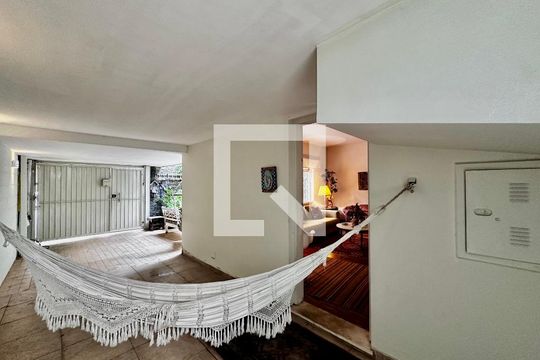 Garagem de casa para alugar com 4 quartos, 170m² em Campo Belo, São Paulo