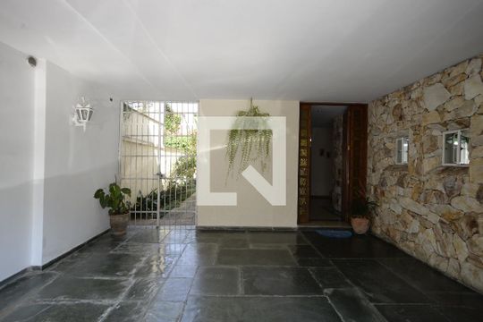 Garagem de casa para alugar com 3 quartos, 250m² em Vila Mariana, São Paulo