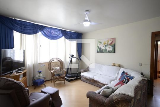 Sala de TV de casa para alugar com 3 quartos, 250m² em Vila Mariana, São Paulo