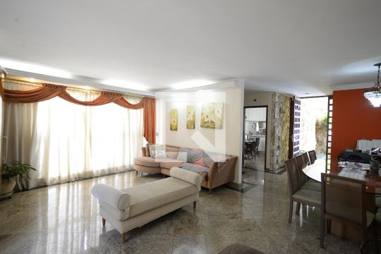 Sala de casa para alugar com 3 quartos, 250m² em Vila Mariana, São Paulo
