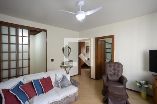 Sala de TV de casa para alugar com 3 quartos, 250m² em Vila Mariana, São Paulo