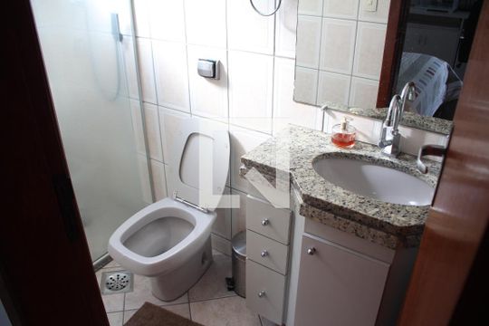 Banheiro da Suíte de apartamento à venda com 3 quartos, 178m² em Santa Cruz Industrial, Contagem