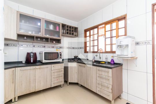Cozinha de casa à venda com 2 quartos, 150m² em Vila Carmosina, São Paulo