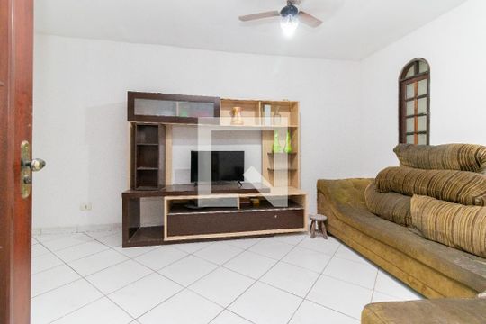Sala de casa à venda com 2 quartos, 150m² em Vila Carmosina, São Paulo
