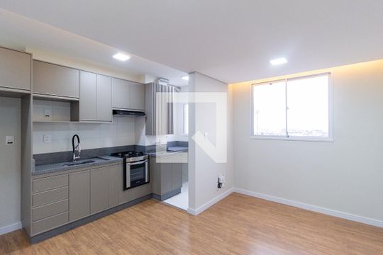 Apartamento para alugar com 2 quartos, 40m² em Vila da Oportunidade, Carapicuíba