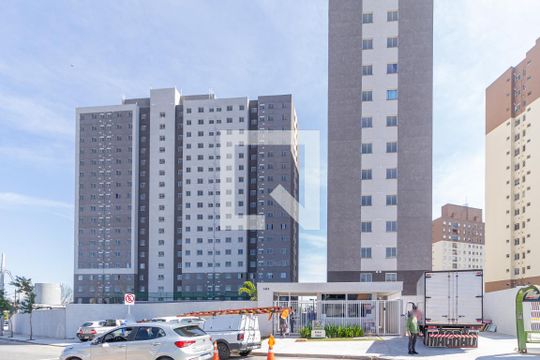 Fachada de apartamento para alugar com 2 quartos, 40m² em Vila da Oportunidade, Carapicuíba