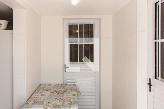 Área de Serviço de casa para alugar com 4 quartos, 280m² em Vila Albertina, São Paulo