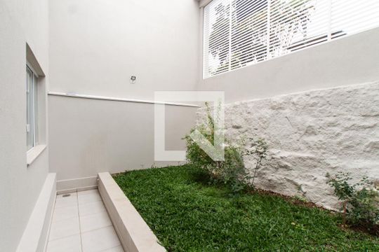 Quintal de casa para alugar com 4 quartos, 280m² em Vila Albertina, São Paulo