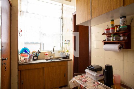 Cozinha de apartamento à venda com 4 quartos, 136m² em Sagrada Família, Belo Horizonte