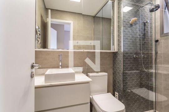 Banheiro da Suíte 1 de apartamento à venda com 2 quartos, 153m² em Indianópolis, São Paulo