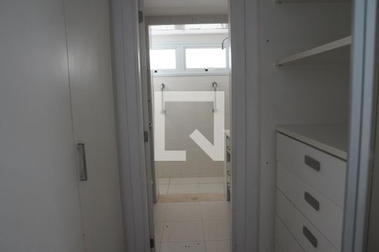 Closet de apartamento à venda com 4 quartos, 180m² em Sumarezinho, São Paulo
