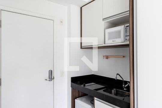 Cozinha de kitnet/studio para alugar com 1 quarto, 33m² em Perdizes, São Paulo