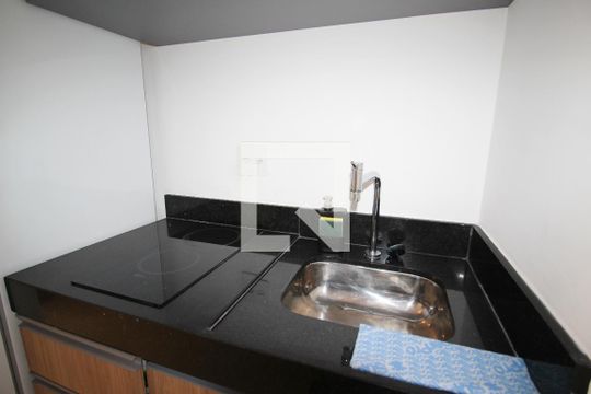 Cozinha de kitnet/studio à venda com 1 quarto, 28m² em Indianópolis, São Paulo