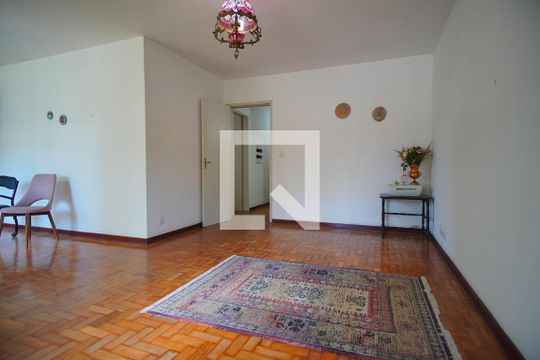 Sala de casa à venda com 3 quartos, 200m² em Boa Vista, Porto Alegre