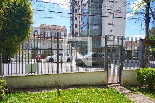 Sala - Vista de casa à venda com 3 quartos, 200m² em Boa Vista, Porto Alegre