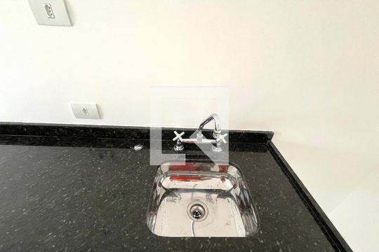 Cozinha de apartamento à venda com 1 quarto, 28m² em Jardim Prudência, São Paulo